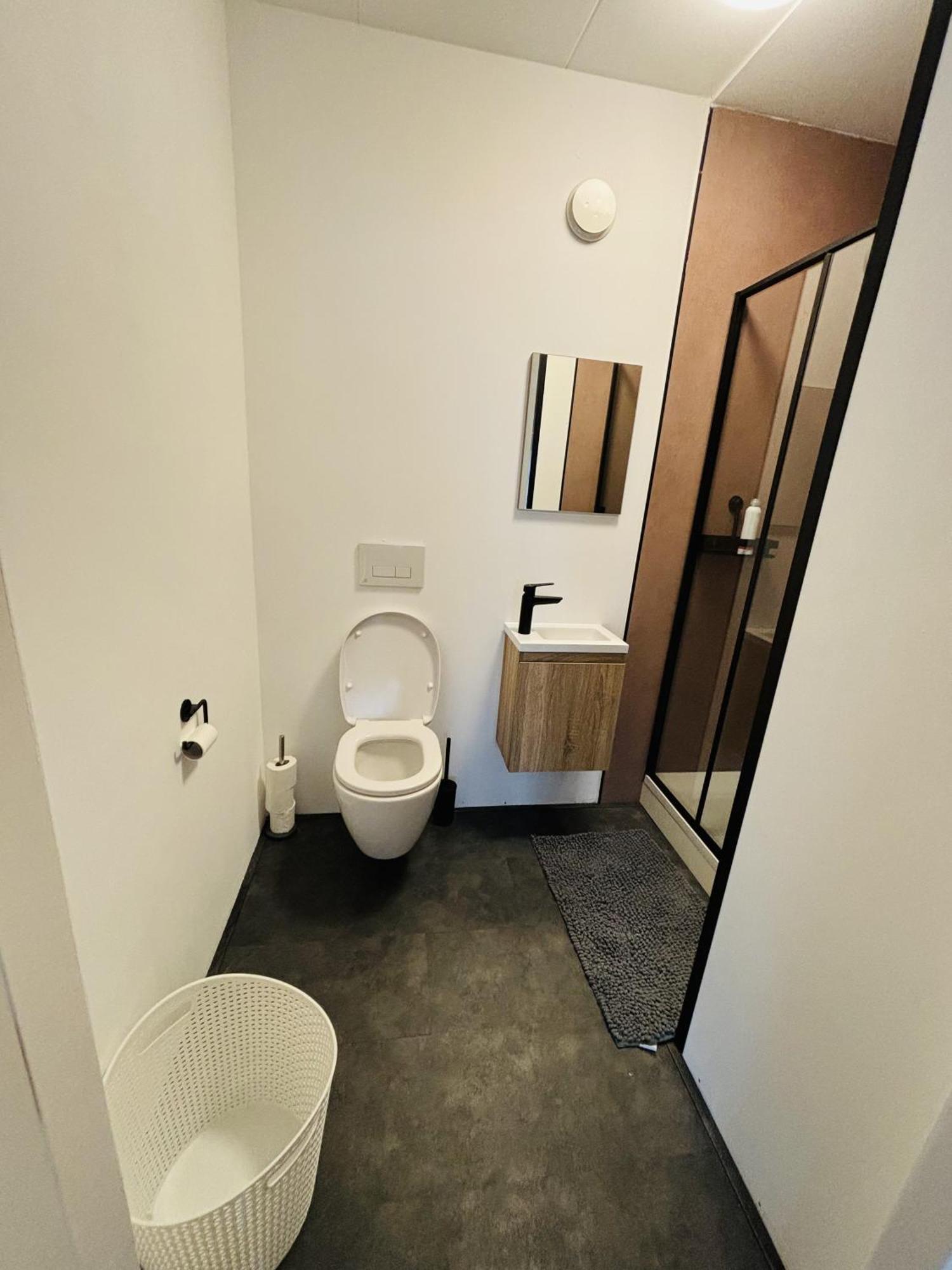 Stadshotel De Academie 弗兰纳克 外观 照片