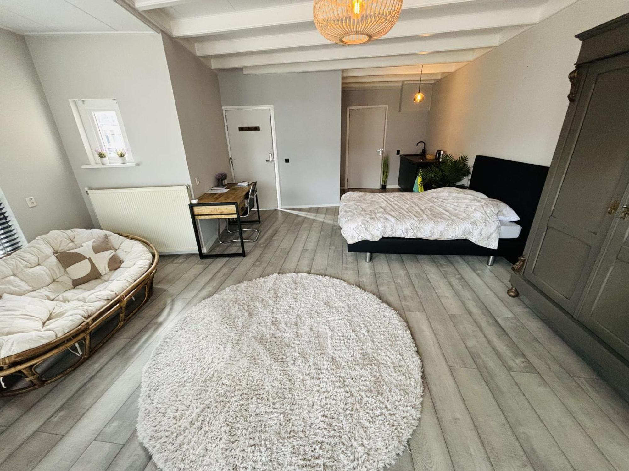 Stadshotel De Academie 弗兰纳克 外观 照片